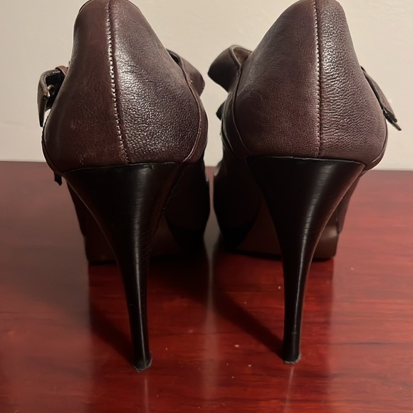 EUC Charles by Charles David size 9M Brown Leather T Strap Heels - Picture 6 of 13